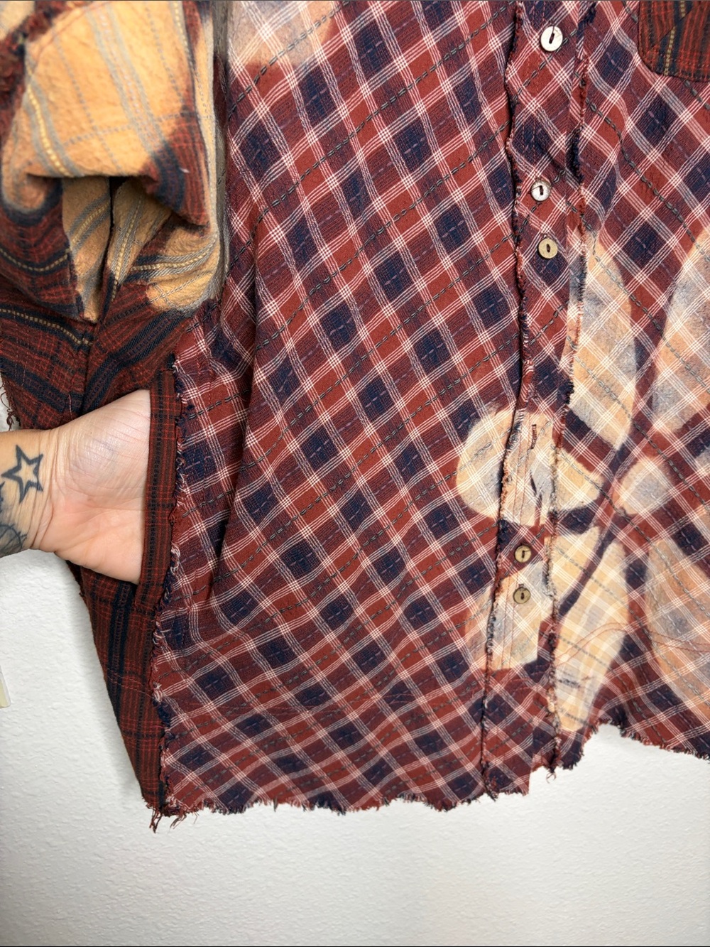 Oli & Hali | Women’s Boho Mixed Media Plaid Flannel Shacket Floral Detail Size L - Picture 6 of 8